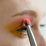 B&iacute; quyết trang điểm c&ocirc; d&acirc;u tone tự nhi&ecirc;n, giữ lớp nền l&acirc;u tr&ocirc;i suốt tiệc