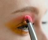 B&iacute; quyết trang điểm c&ocirc; d&acirc;u tone tự nhi&ecirc;n, giữ lớp nền l&acirc;u tr&ocirc;i suốt tiệc